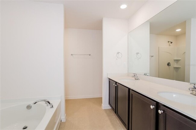 Building Photo - 1357 Brenway Dr