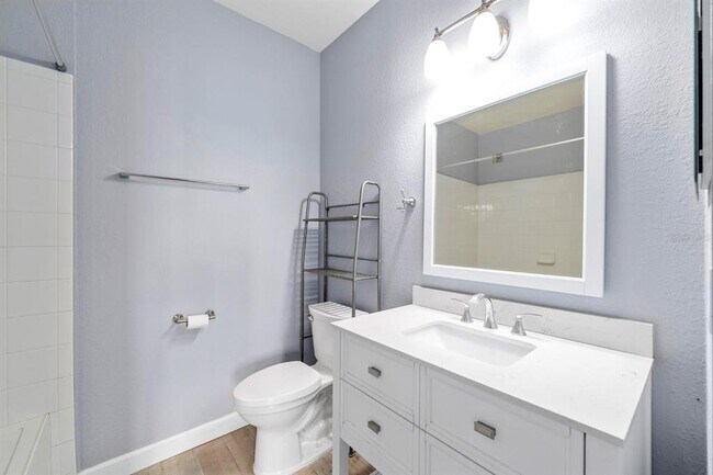 Building Photo - 5000 Culbreath Key Way