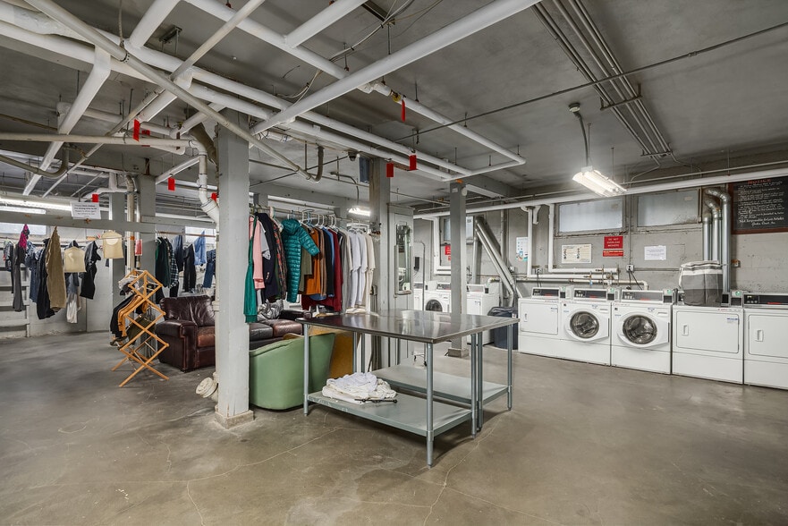 Building Photo - 1631 16th Ave