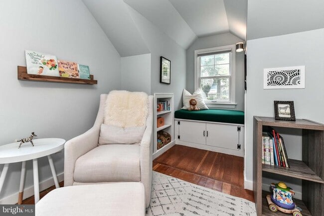 Building Photo - 904 Park Ave