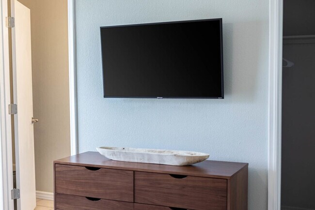 Building Photo - 2 Felton Ln