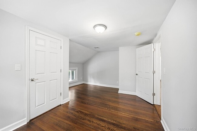 Building Photo - 472 Bullet Hole Rd