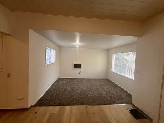 Building Photo - LH217