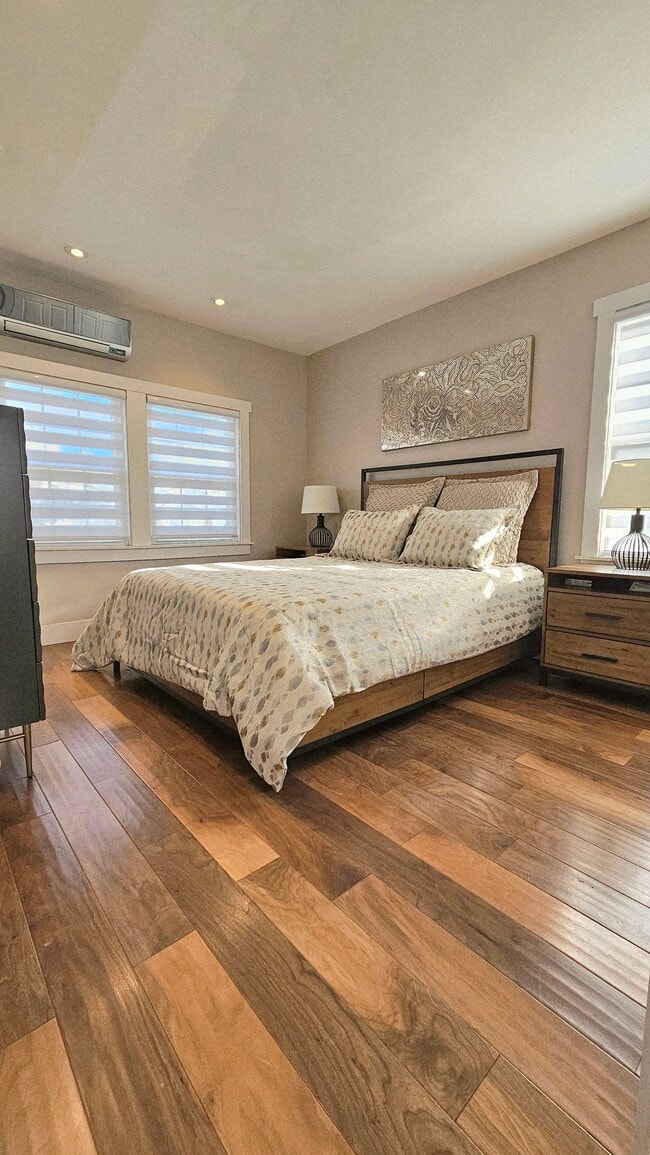 Building Photo - 55 Lakeview St