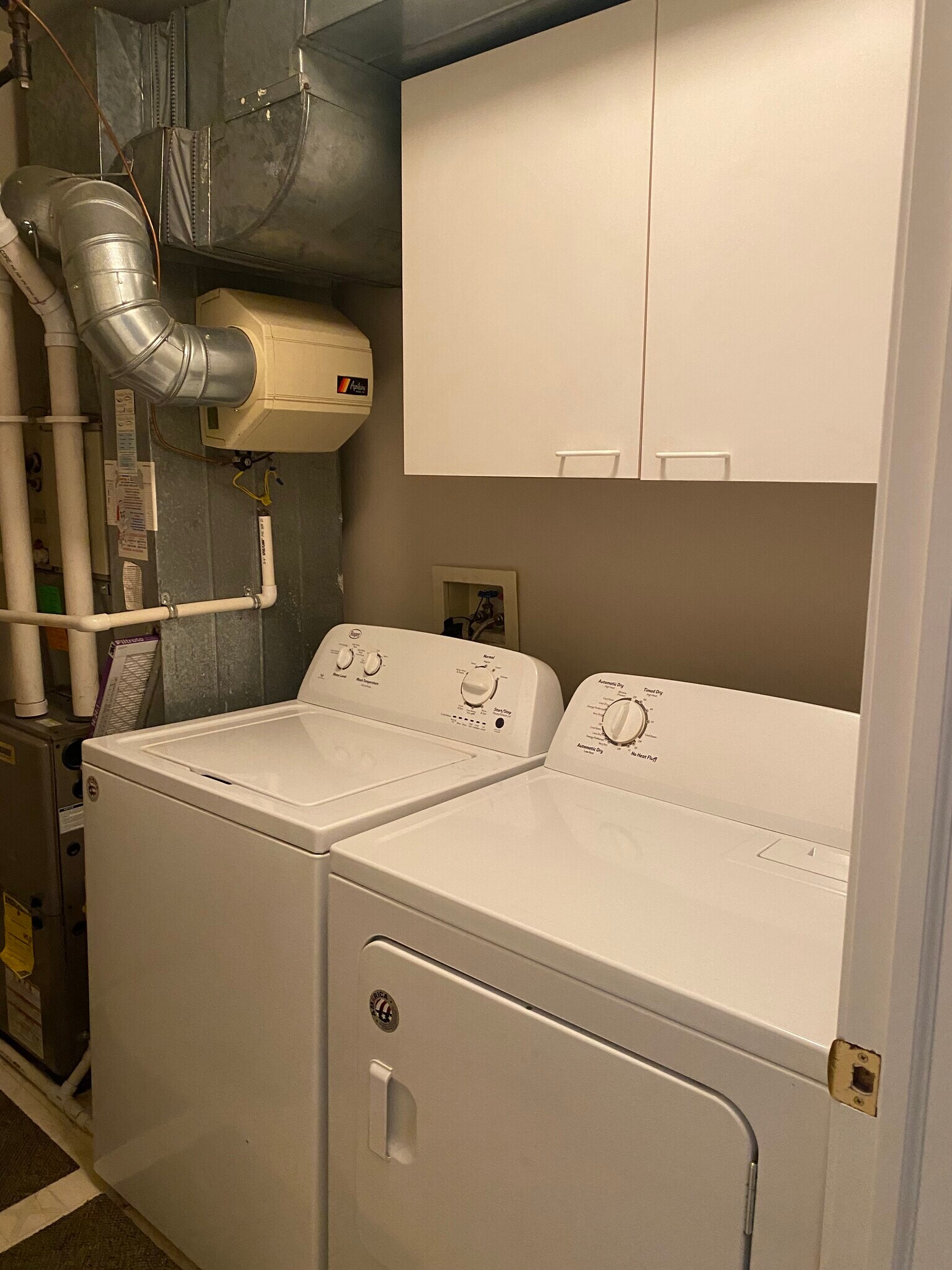 Laundry - 27729 Harrison Woods Ln