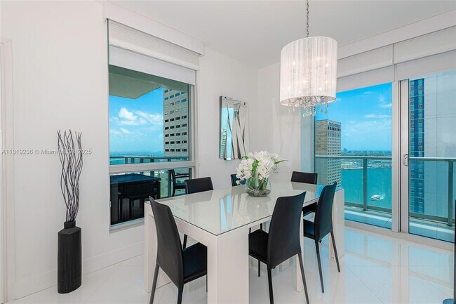 Building Photo - 300 S Biscayne Blvd