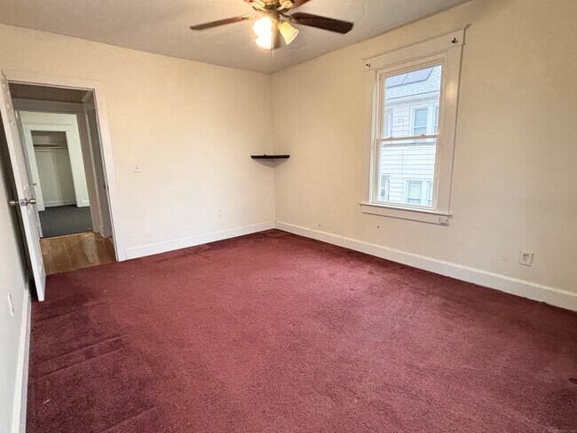 Building Photo - 19 Darrow St