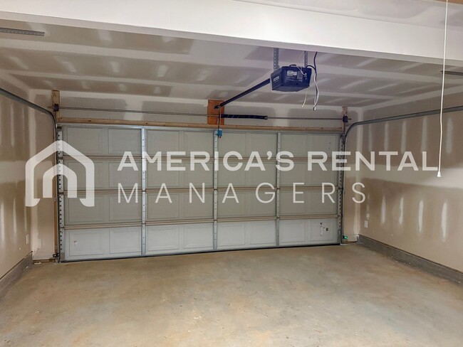 Building Photo - 470 Antler Wy