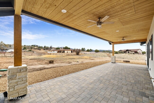 Building Photo - 4613 W Stazenski Rd