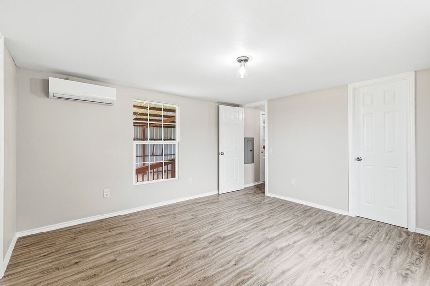 Building Photo - 16345 FM 463