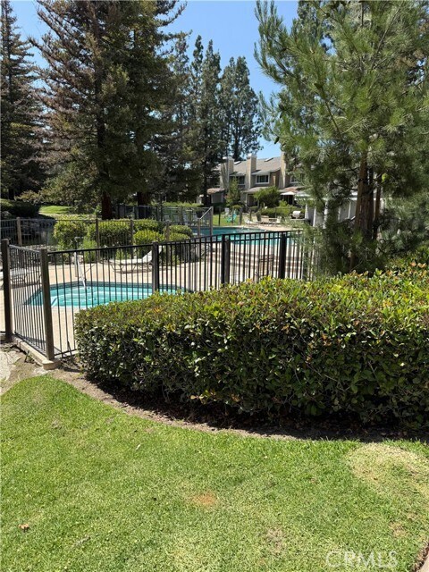 Primary Photo - 700 E Lake Dr