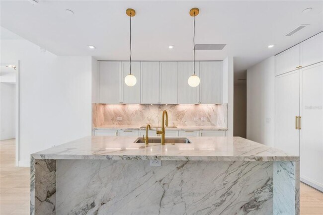 Building Photo - 3015 S Ysabella Ave