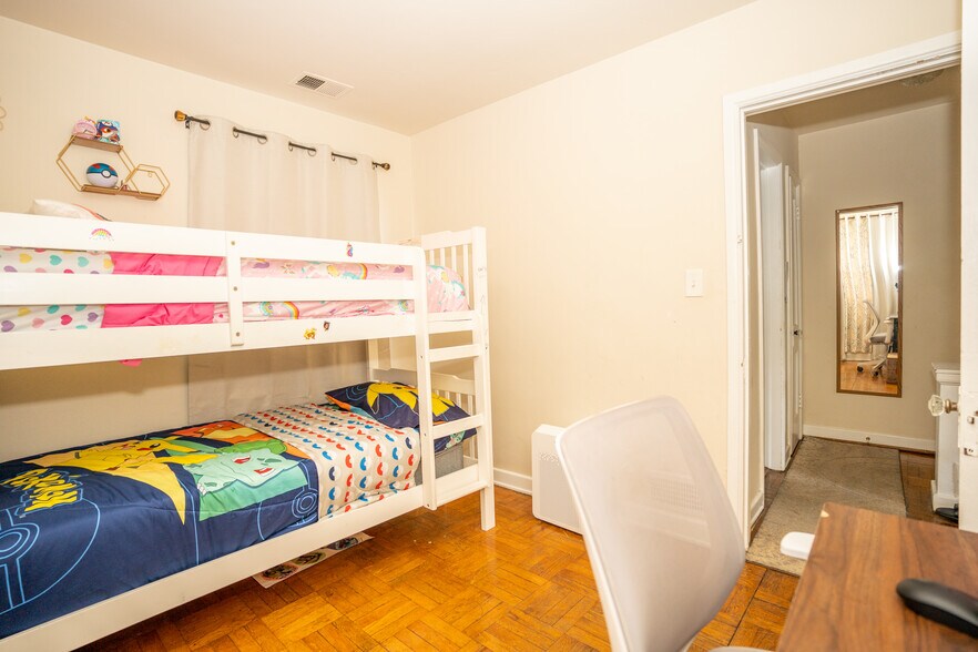 Smaller bedroom another view - 2035 20th Rd N