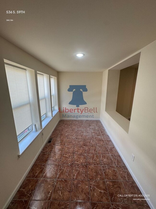 Building Photo - 536 S 59th St