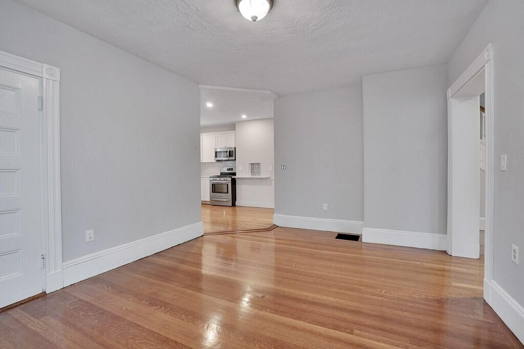 Building Photo - 11 South Munroe Ter