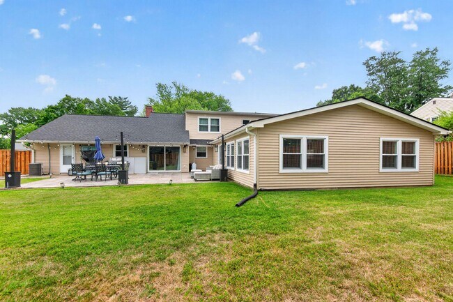 Building Photo - 12420 Seabury Ln