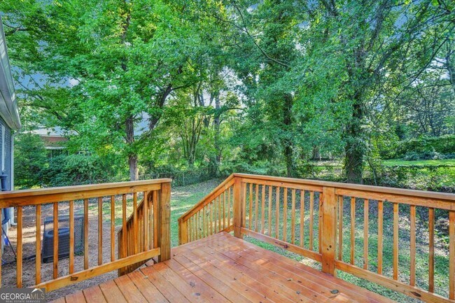 Building Photo - 125 Chappell Rd SW