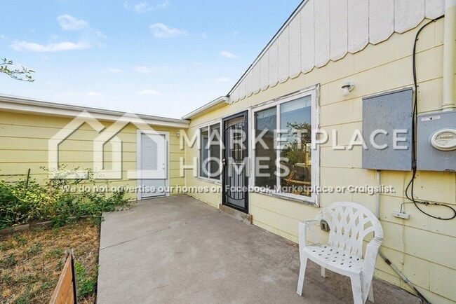 Building Photo - 3610 Oneida St