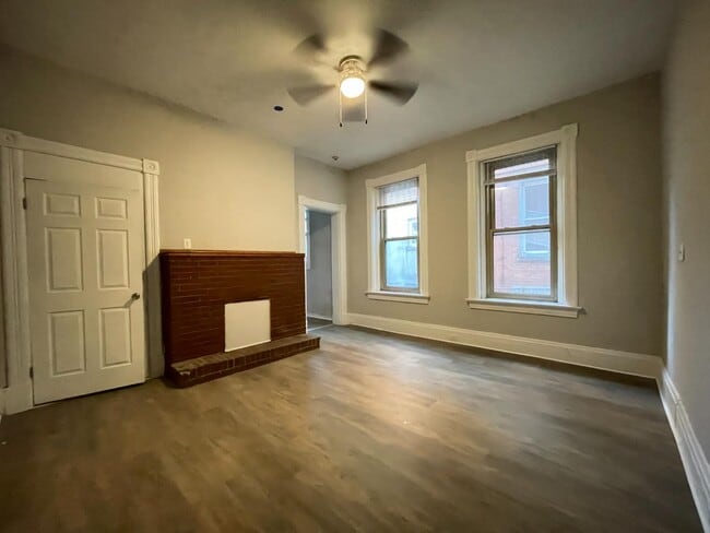 Building Photo - 2259 Loth St