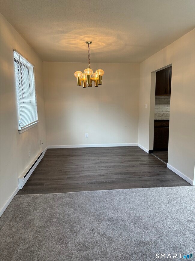 Building Photo - 343 King Street