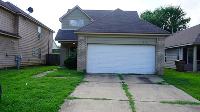 Building Photo - 4701 Waterfront Oak Dr