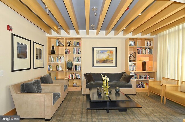 Building Photo - 475 K St NW