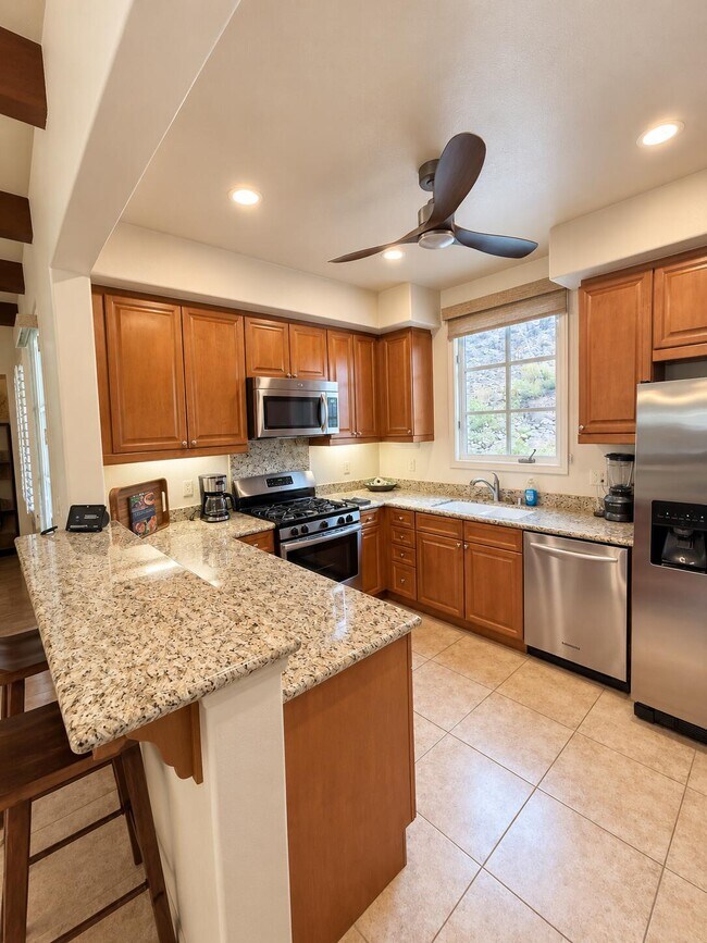 Building Photo - 48416 Legacy Dr
