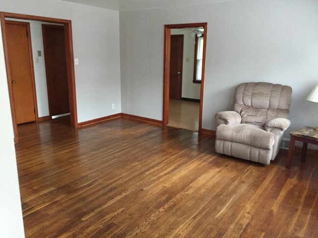 Building Photo - 178 N 4th St