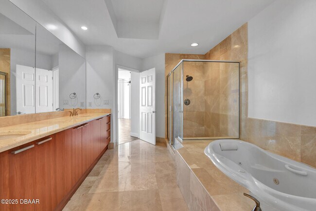 Building Photo - 231 Riverside Dr