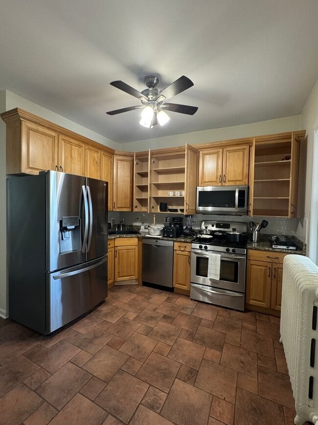 Building Photo - 1006 S Oakley Blvd