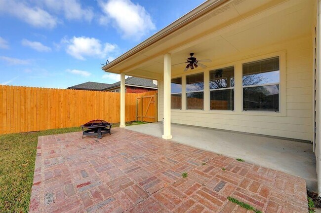 Building Photo - 917 Old Wick Castle Way