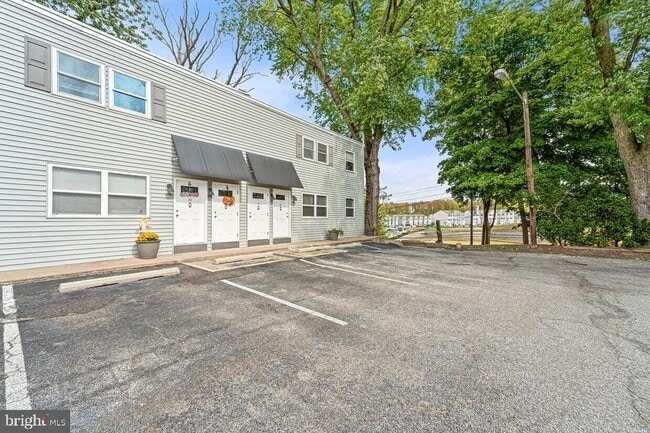 Building Photo - 415 Hamilton Ave