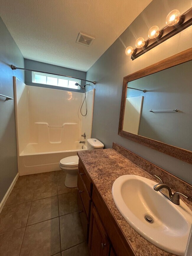 Building Photo - 4163 Meredith Dr