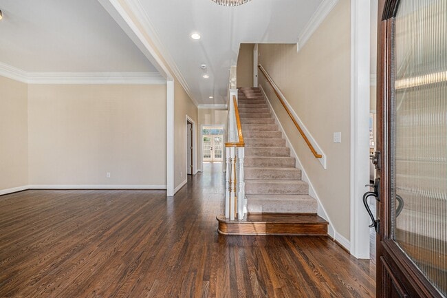 Building Photo - 3919 Southwestern St