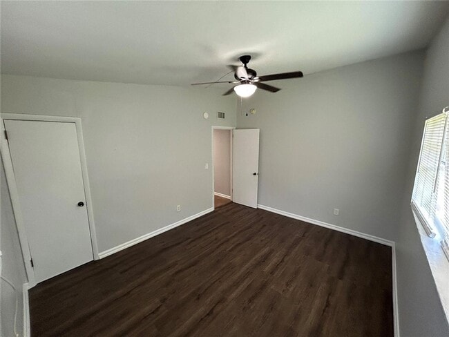Building Photo - 1720 Miller Ave