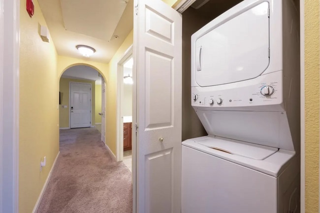 Building Photo - ROCLI