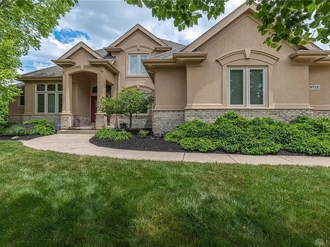 Building Photo - Immaculate Home in a Golf Course Community