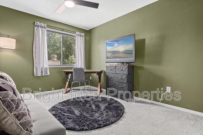 Building Photo - 7633 Wedgewood Ct