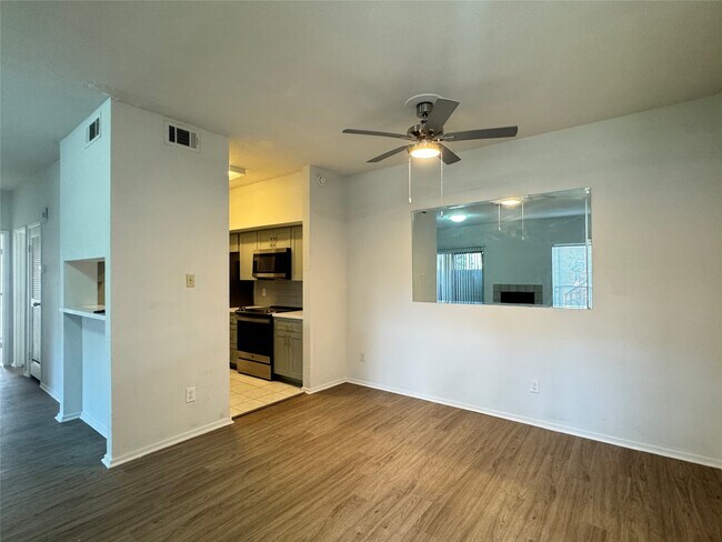 Building Photo - 6602 Harbor Town Dr