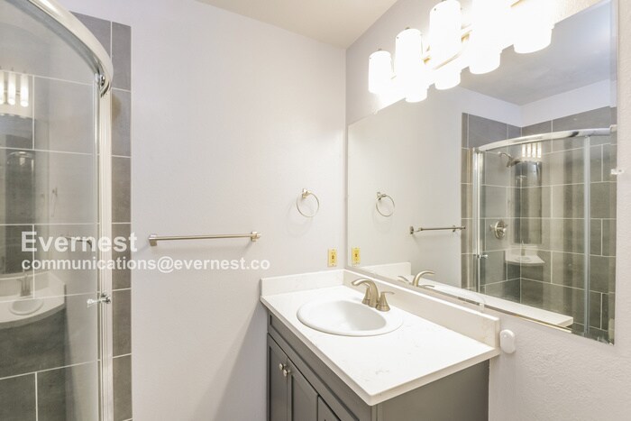 Building Photo - 6844 Countryside Ln