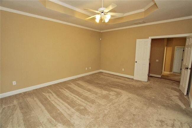 Building Photo - 3029 Woodwalk Dr SE
