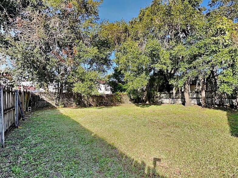 Building Photo - 536 Charles Ct