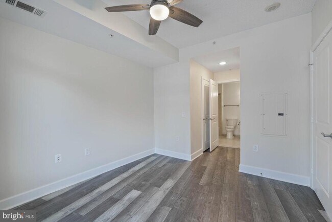 Building Photo - 3600 S Glebe Rd