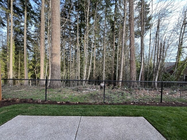 Building Photo - Modern 2025-Built 4 Bedroom Home with EV Charging, 5kW Solar, Open-Concept Living, Scenic Outdoor...