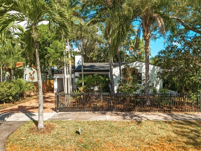 Building Photo - 751 NE 80th St