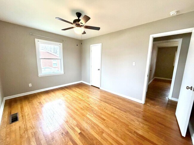 Building Photo - 3507 Velma Dr