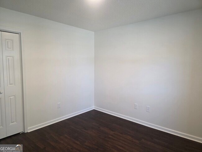 Building Photo - 434 Roberts Way