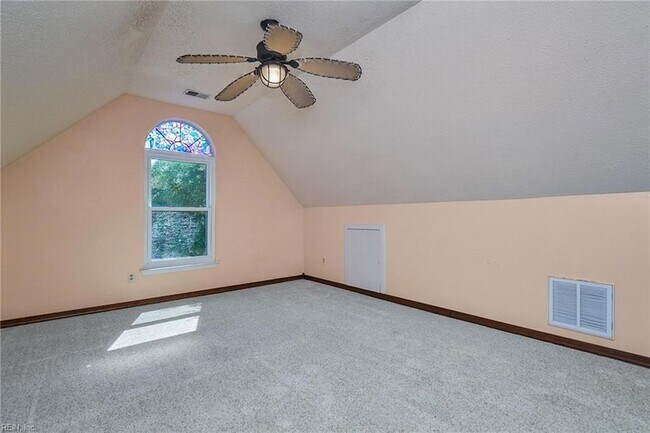 Building Photo - 3305 Fayette Dr