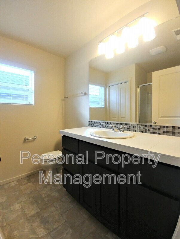Building Photo - 1329 NE 72nd Way