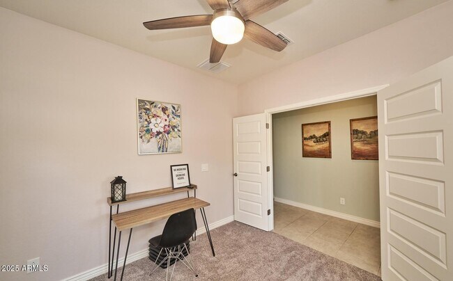Building Photo - 2415 E Runaway Bay Pl